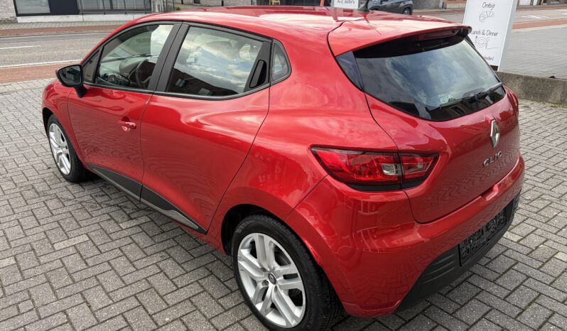 
								Renault Clio benzine bwj.2018 vol									