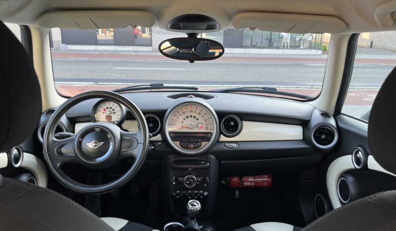 
								Mini Cooper 1.6 benzine 1e Eigenaar vol									