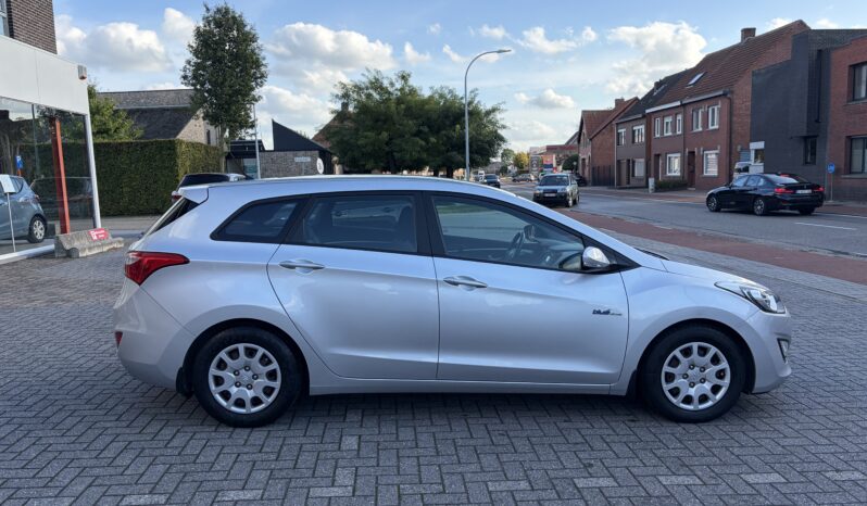 
								Hyundai i30 benzine 1e eigenaar vol									